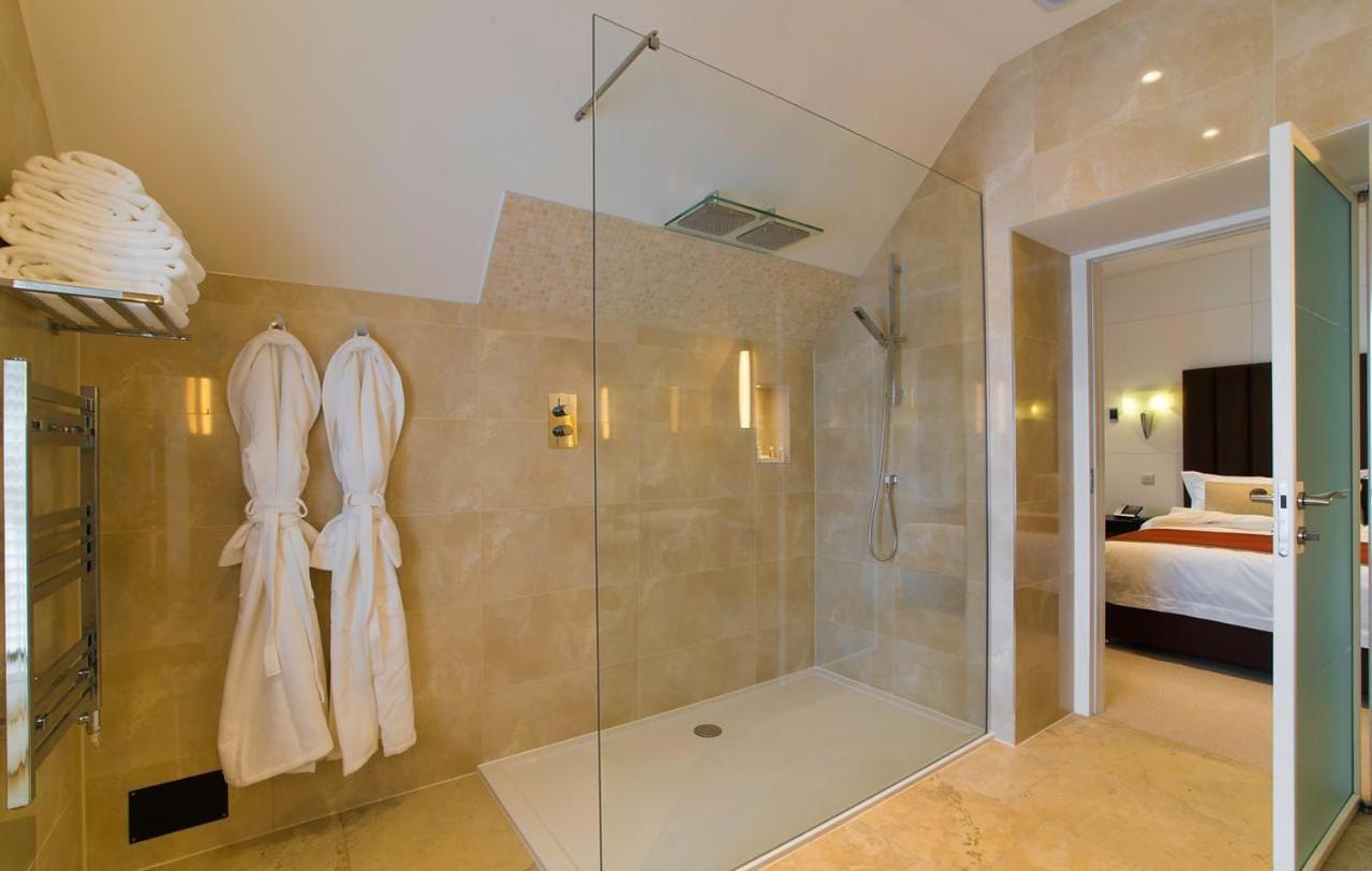 Cae Court Hotel Bridgend  Zewnętrze zdjęcie