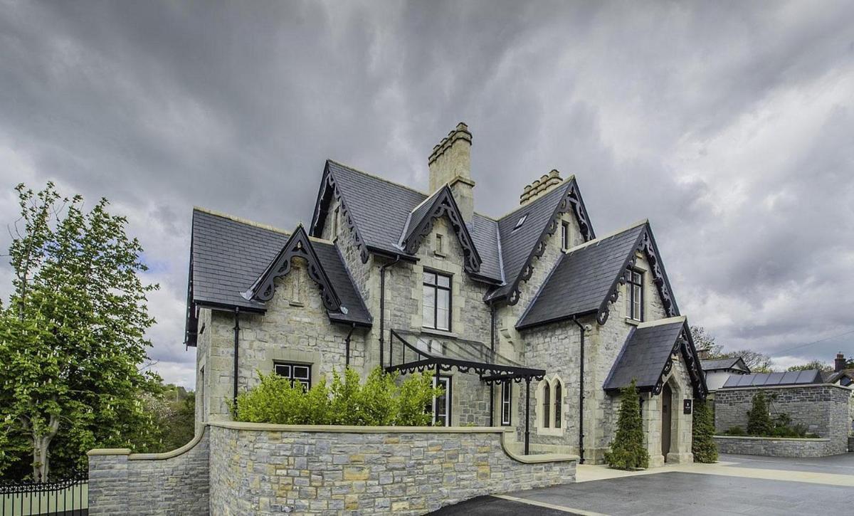 Cae Court Hotel Bridgend  Zewnętrze zdjęcie